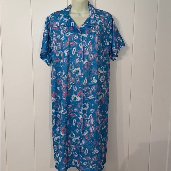 Vtg 70s Suzy polyester snap up house coat or robe - Picture 1 of 7